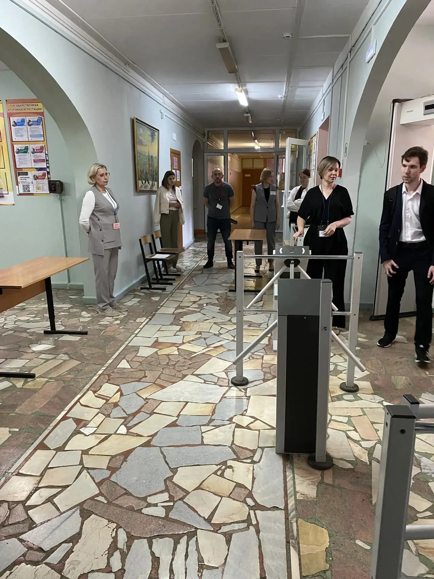 В Новочебоксарске выпускники сдают ЕГЭ по информатике.                                 ...