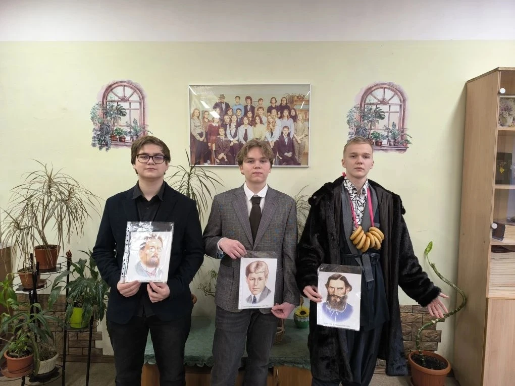 📖Продолжаем репортажи о мероприятиях во время недели русского языка и литературы: сегодня на урок ли