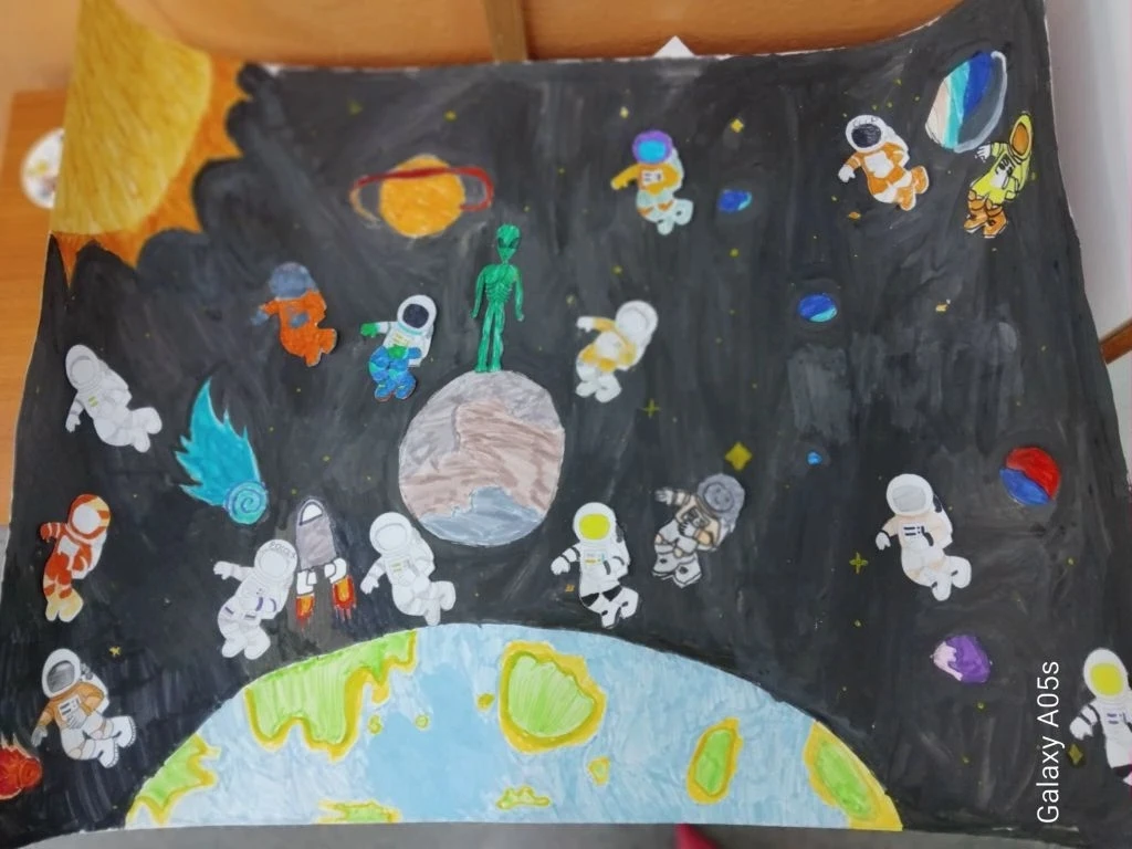 🚀 Космическое творчество ко Дню космонавтики!  В нашей школе царила настоящая космическая атмосфера 