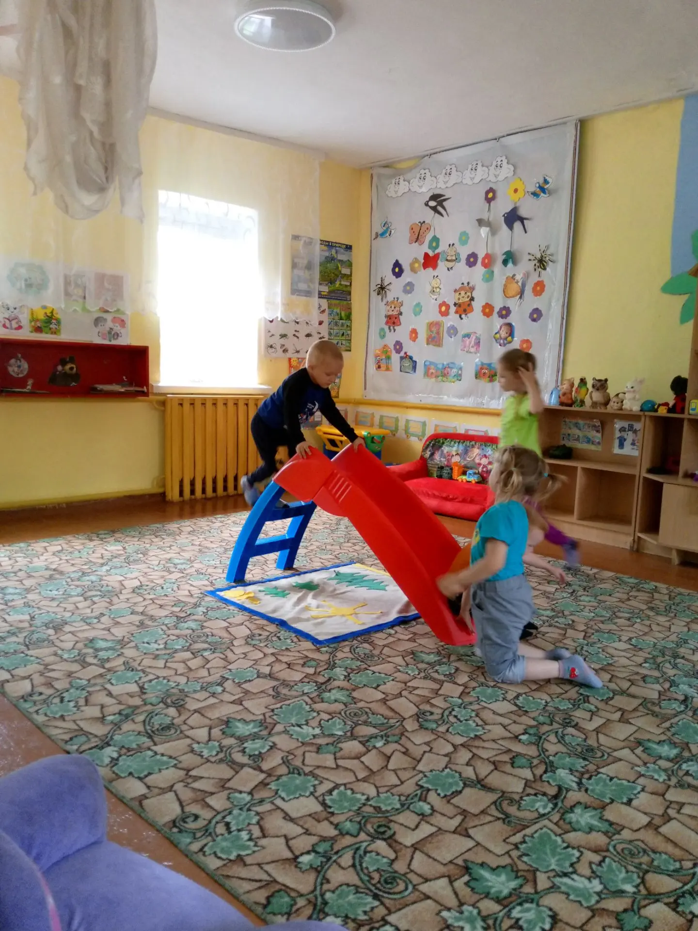 ‎🌞👫🏡Детки в садике живут,