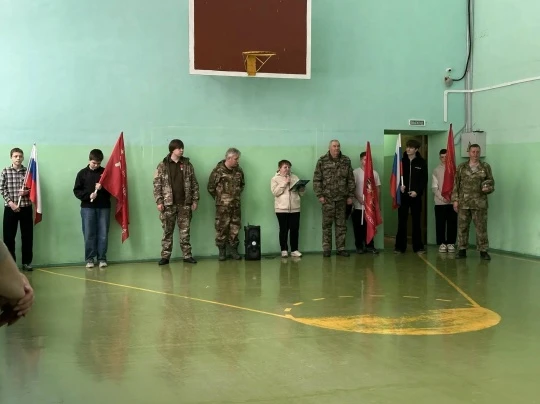 Гимназисты приняли участие в акции "Знамя Победы".