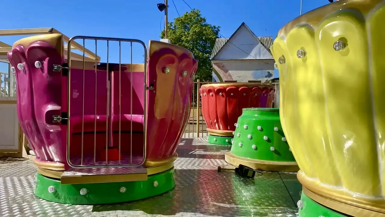 🩷💛💚 💙 Что-то очень красивое намечается в сквере аттракционов на набережной 🤗