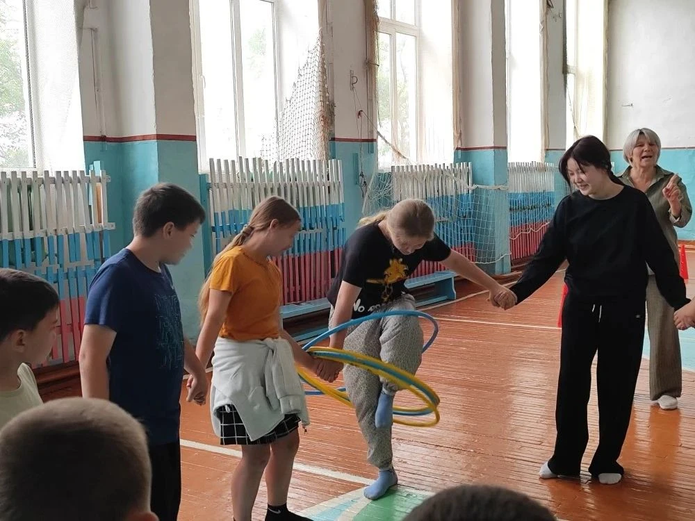 Тот кто занимается спортом, всегда чувствует себя на высоте. Ребята с пришкольного  лаг...