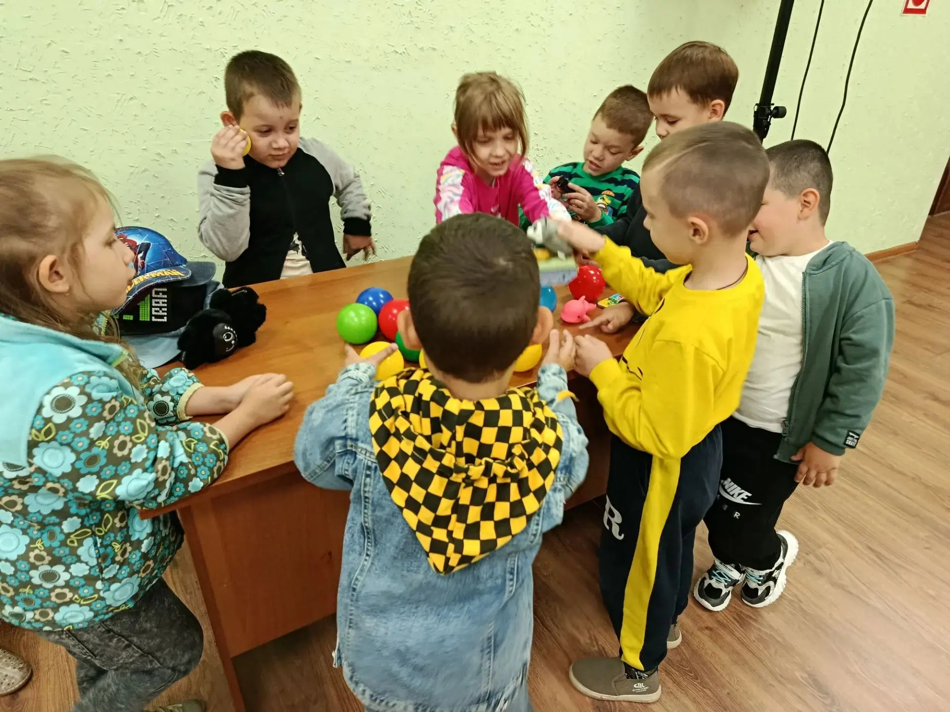 Воспитанники подготовительных групп посетили центральную городскую библиотеку.  Детям увлекательно р