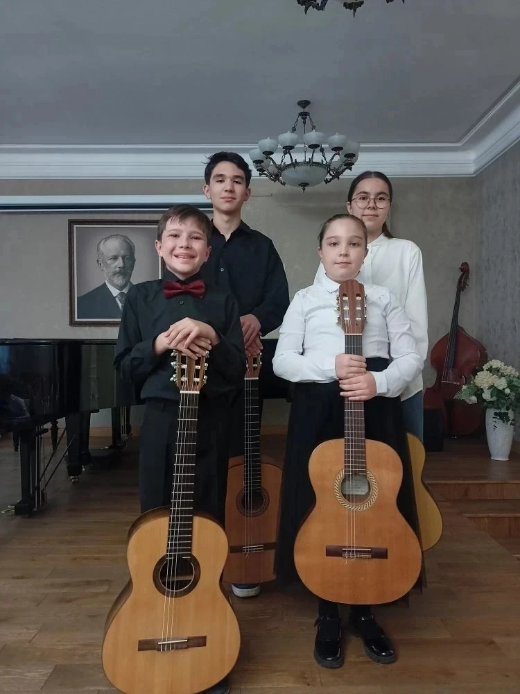 💥💥💥💥💥💥💥💥💥💥💥Снова в эфире наши летние музыкальные новости! 🎸💥 4 июня на летней площадке 