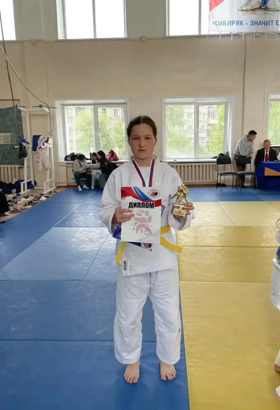💐 Поздравляем нашу Аню с заслуженной золотой наградой! 🌟
Этот успех — результат упорного труда, на