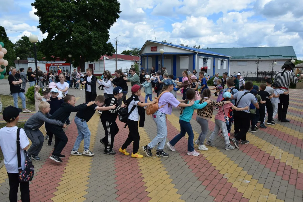 ☀2 июня на площади ЦКР прошло увлекательное путешествие, посвященное открытию детского ...