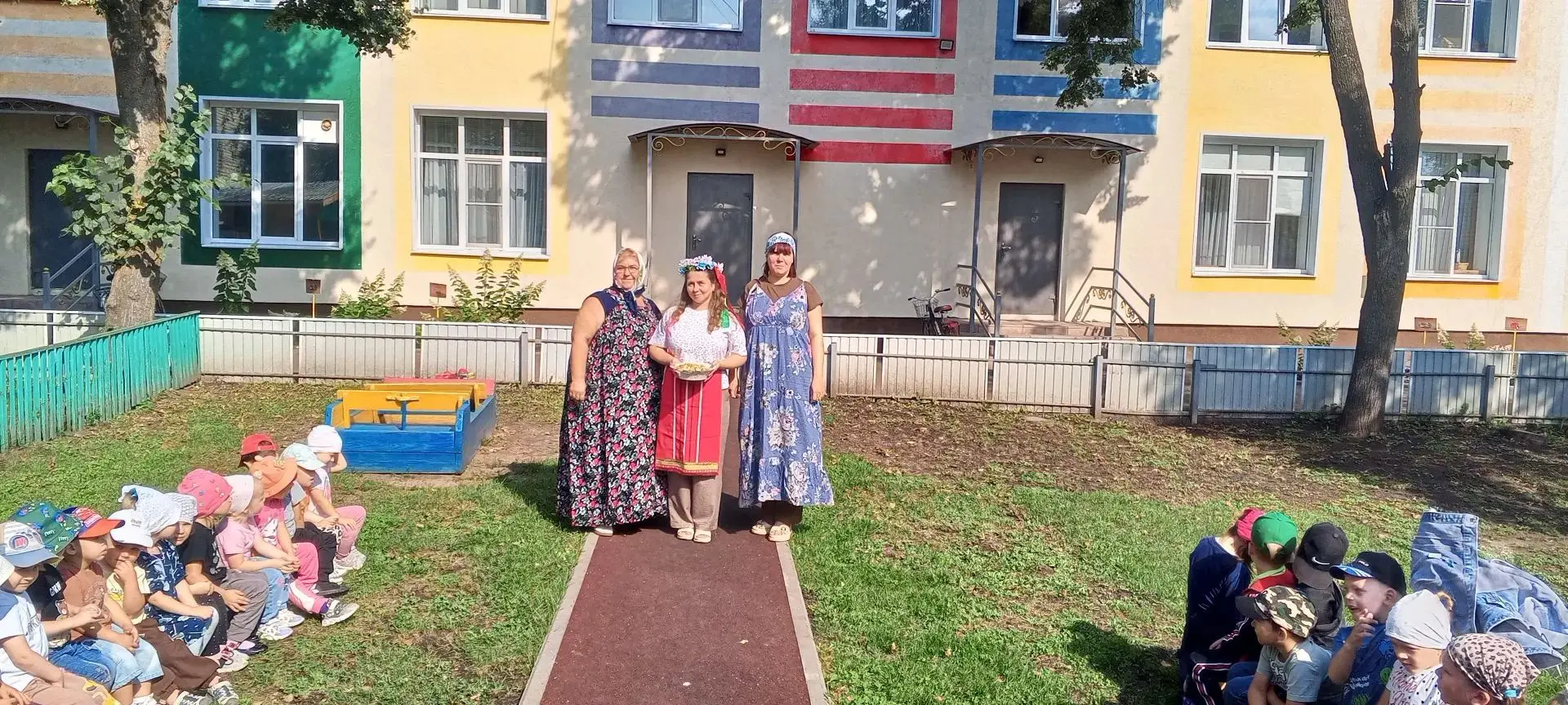 🍏🍎🍏🍎19 августа по традиции в нашем детском саду прошло развлечение «Наливное яблочк...