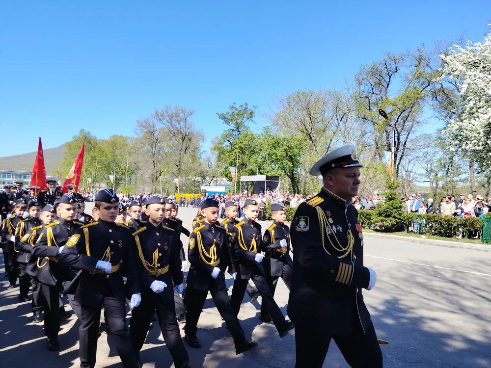 ПАРАД ПОБЕДЫ ✨🇷🇺🎗️   ✨🇷🇺🎗️ На городской площади нашего города прошёл Парад в честь 81‑летия Победы. 