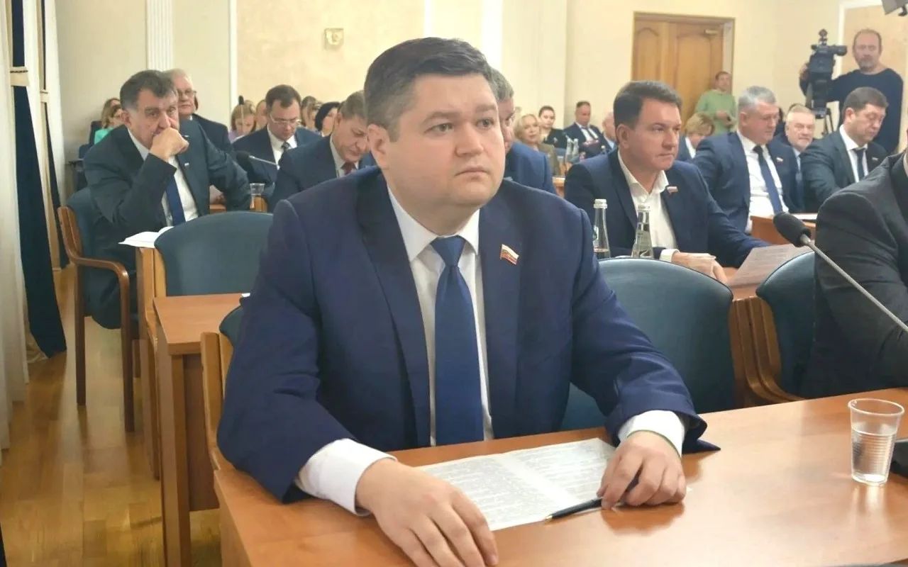 Уйти с поста председателя Воронежской городской Думы предложил Андрею Дьяченко депутат ...