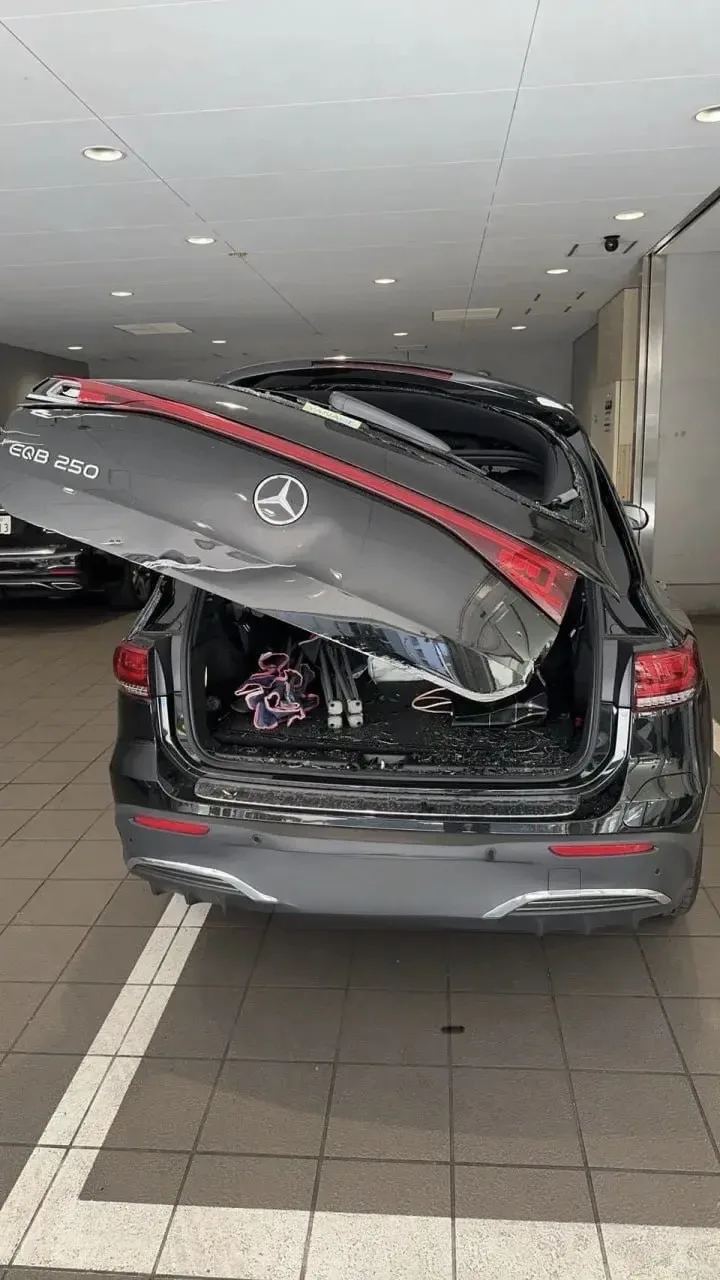Багажники Mercedes Benz, теперь открываются сами по себе — со сбоем столкнулись уже в н...