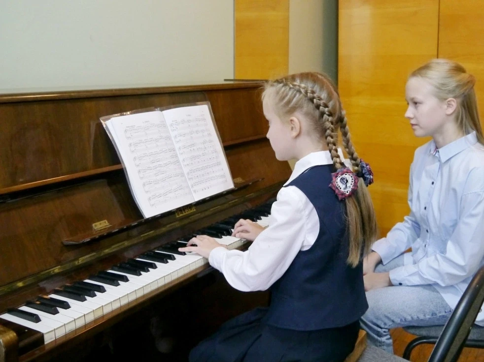 #ПочемуМузыка
🏆 Как музыка воспитывает характер
 
«Мой ребёнок неусидчивый, ему трудно сосредоточит