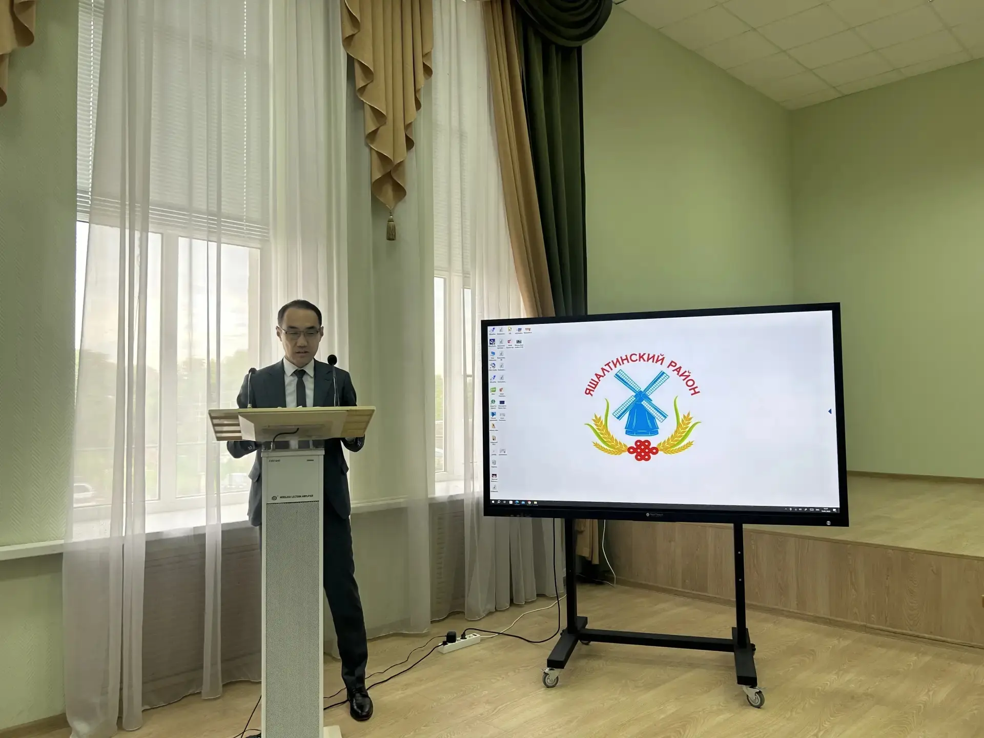 Первый заместитель Председателя Правительства – Министр финансов Калмыкии Очир Шургучее...