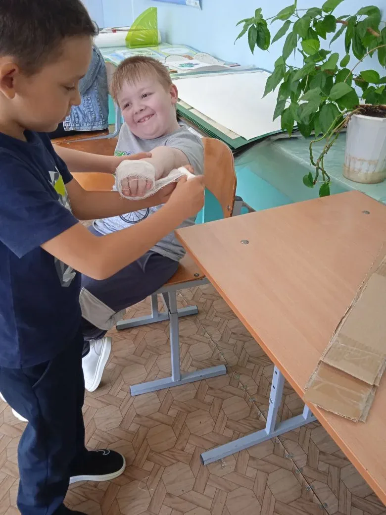 Сегодня в нашем пришкольном лагере прошёл День профессий. Этот насыщенный день открыл п...