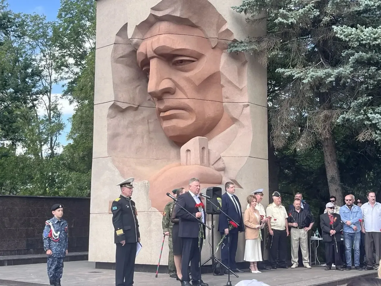 Мы помним. 
Мы гордимся. 
Мы скорбим.

Сегодня, 22 июня 2026 года, в День памяти и скорби, воспитанн