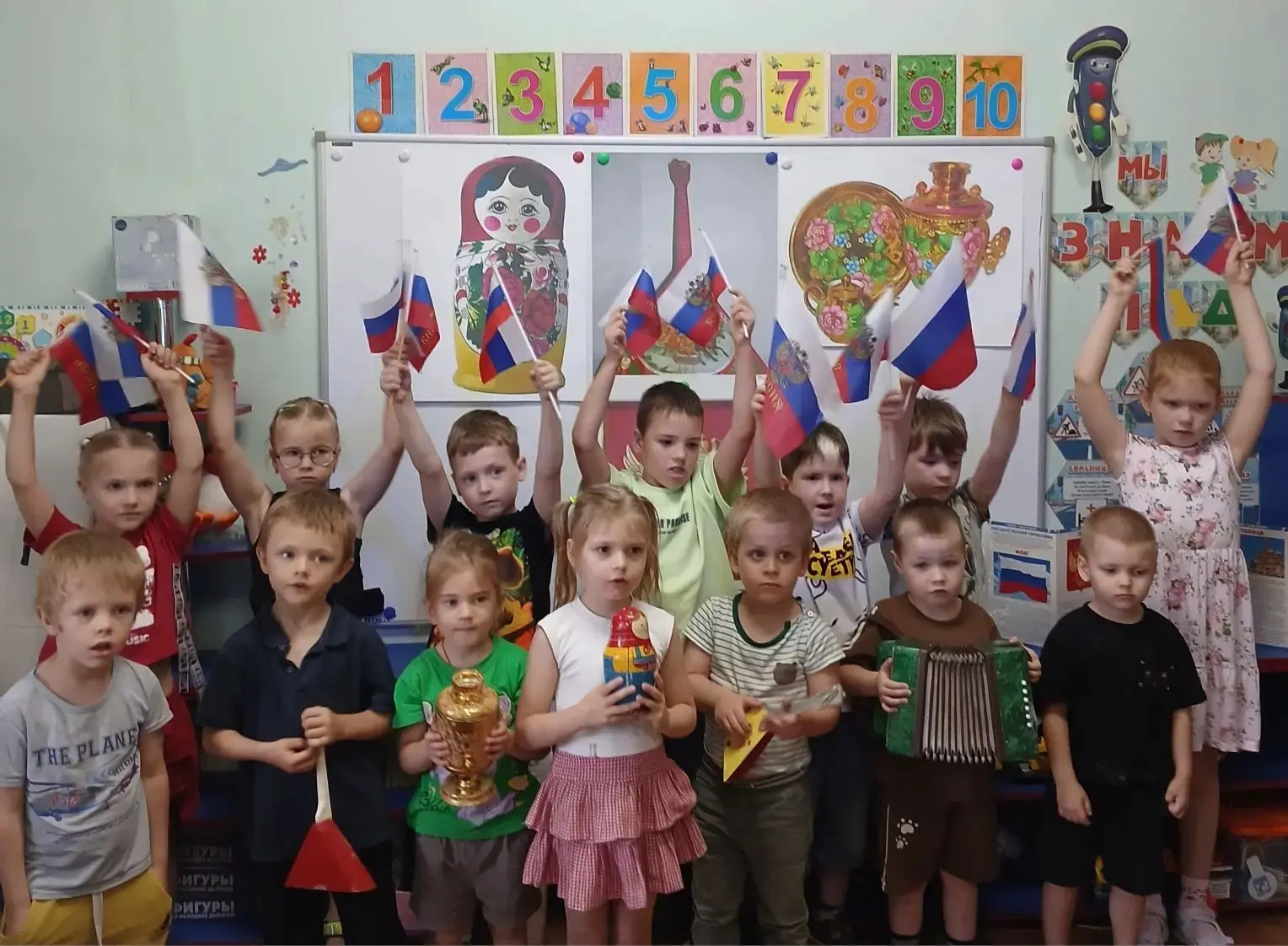 В преддверии Дня России🇷🇺 во всех возрастных группах  нашего детского сада  прошёл тематический де