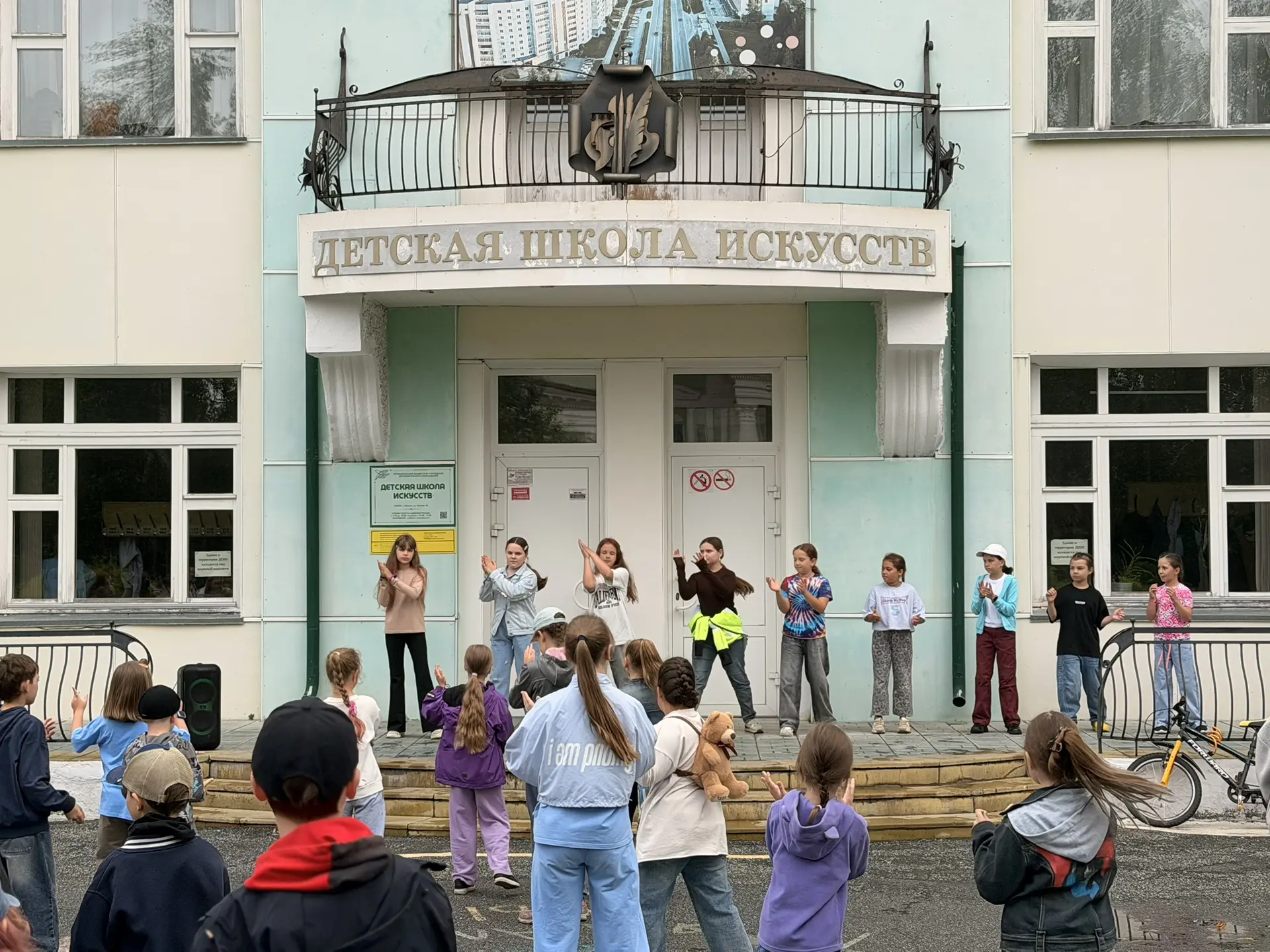 🌞 10 день в летнем лагере: зарядка, кино, квест и кислород!

Утро в лагере началось с невероятного 