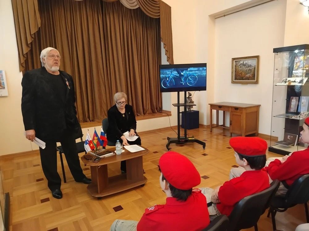 Юнармейцы нашей школы на встрече с участниками ликвидации Чернобыльской катастрофы