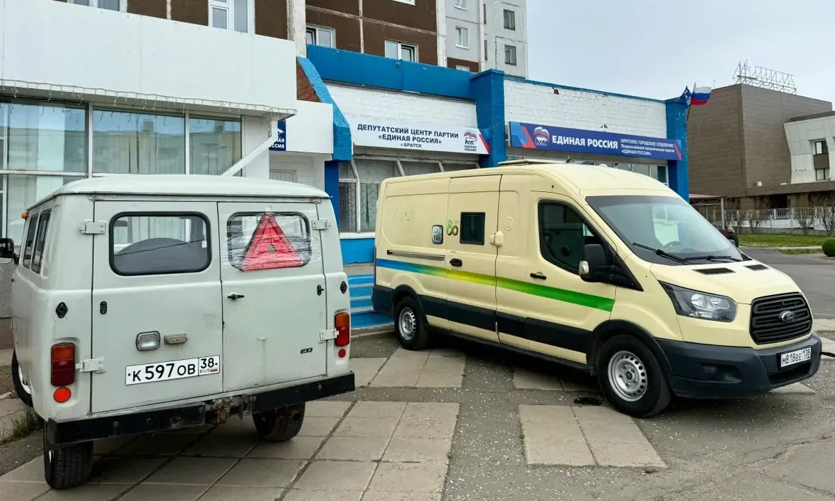Ещё два автомобиля отправили из Братска в зону СВО  Братчане, объединив усилия, помогают приближать 