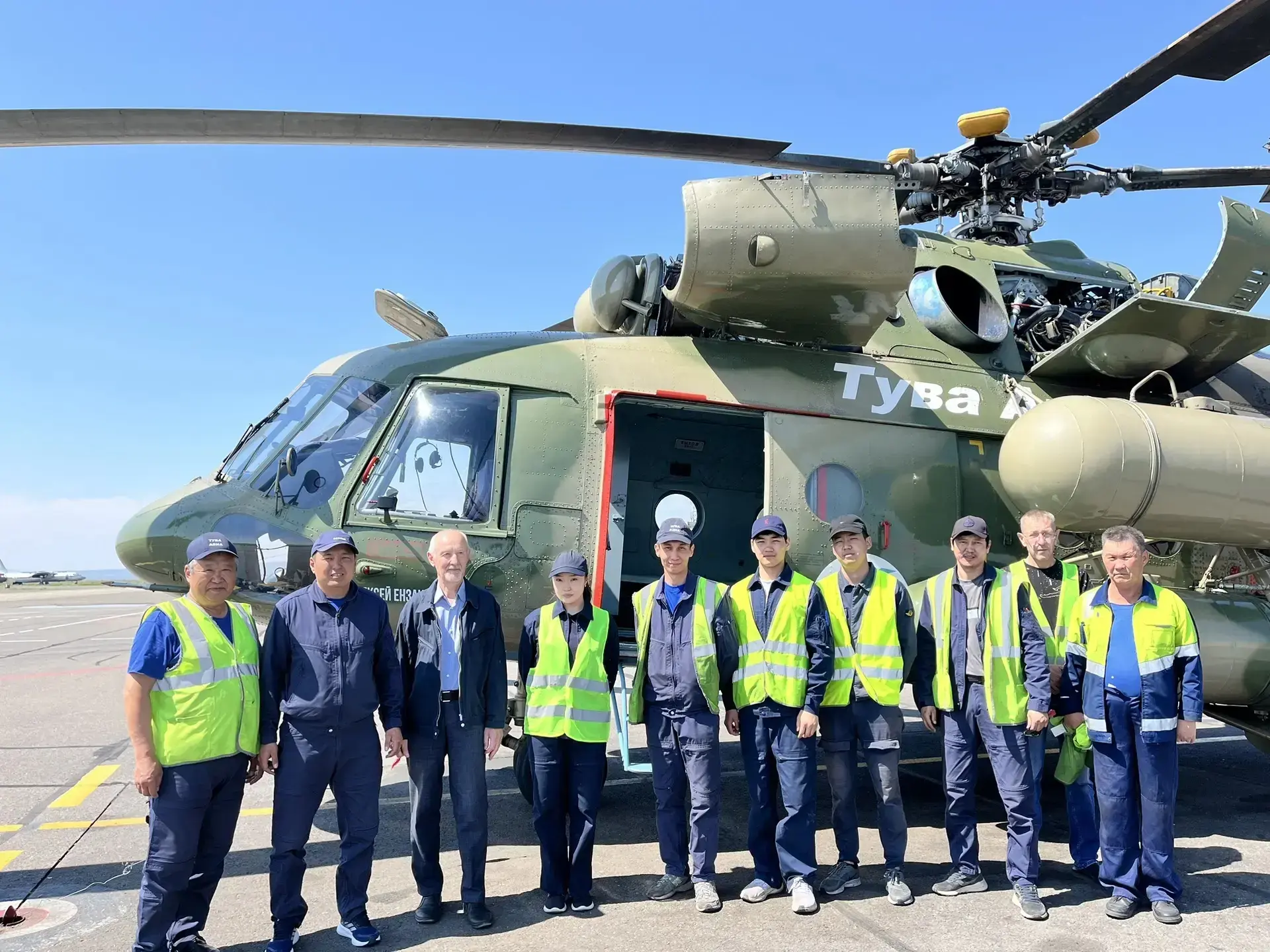 🚁 Первые тувинские девушки авиатехники и авиаинженеры

✅ В канун празднования Дня молодежи и 80-лет
