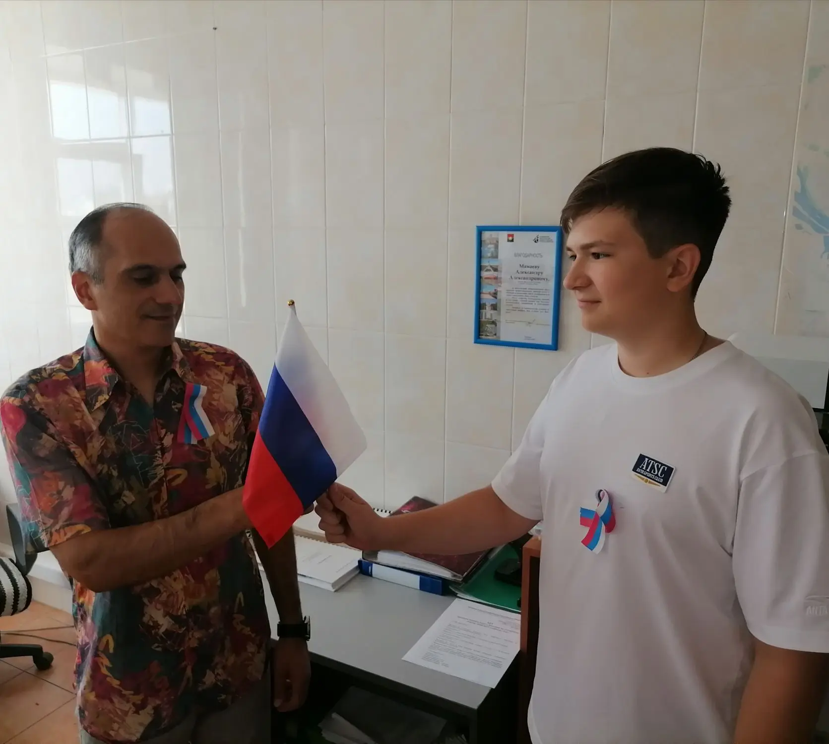 В МАОУ «Гимназия № 42» состоялась акция, приуроченная к празднованию Дня Государственно...