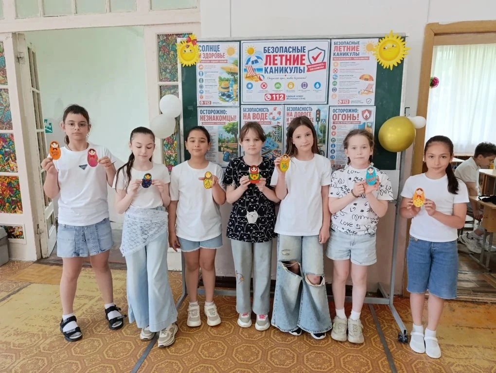 🎉 В нашем пришкольном лагере прошёл замечательный мастер-класс "Символы России"! 🇷🇺

Этот яркий и