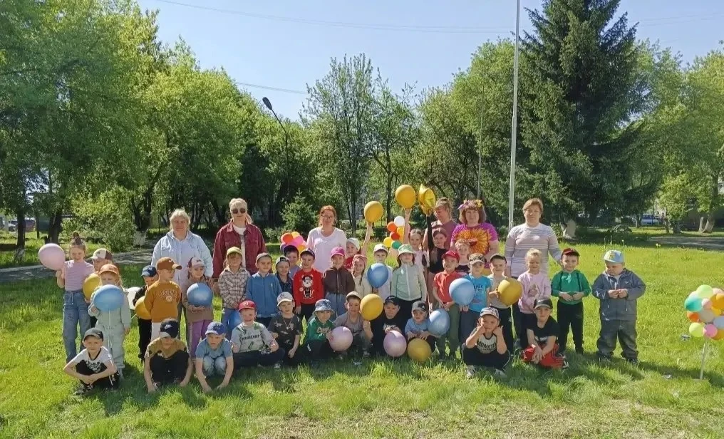 👶🏻👶🏻👶🏻 Наши дорогие дети! С первым днём лета вас !