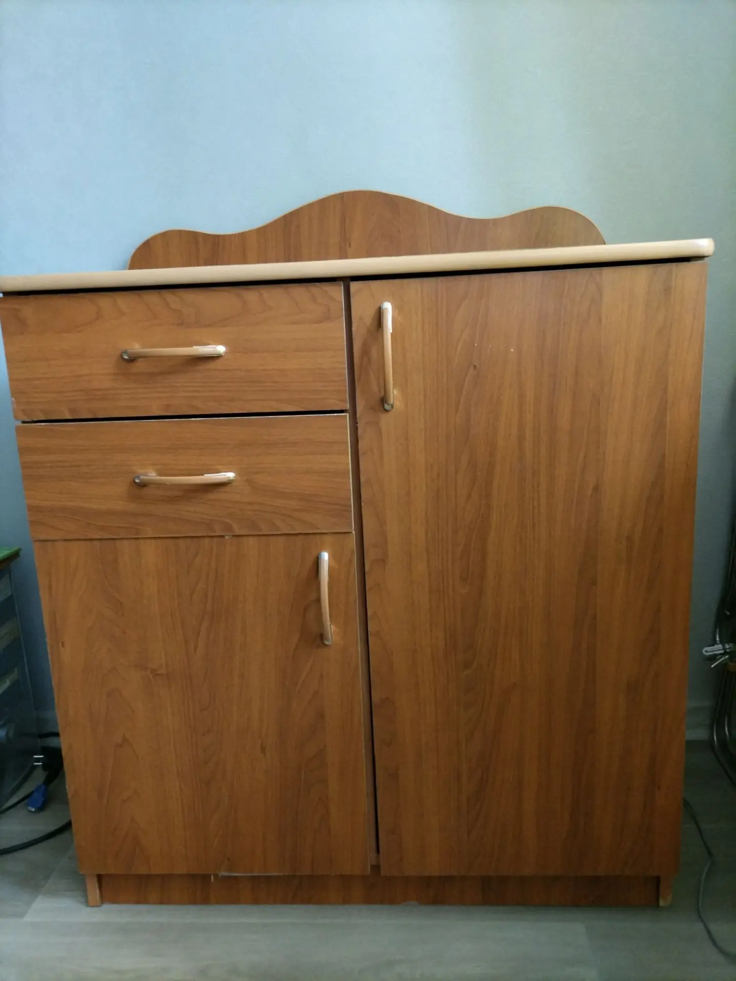 Продам комод в хорошем состоянии 89145695453