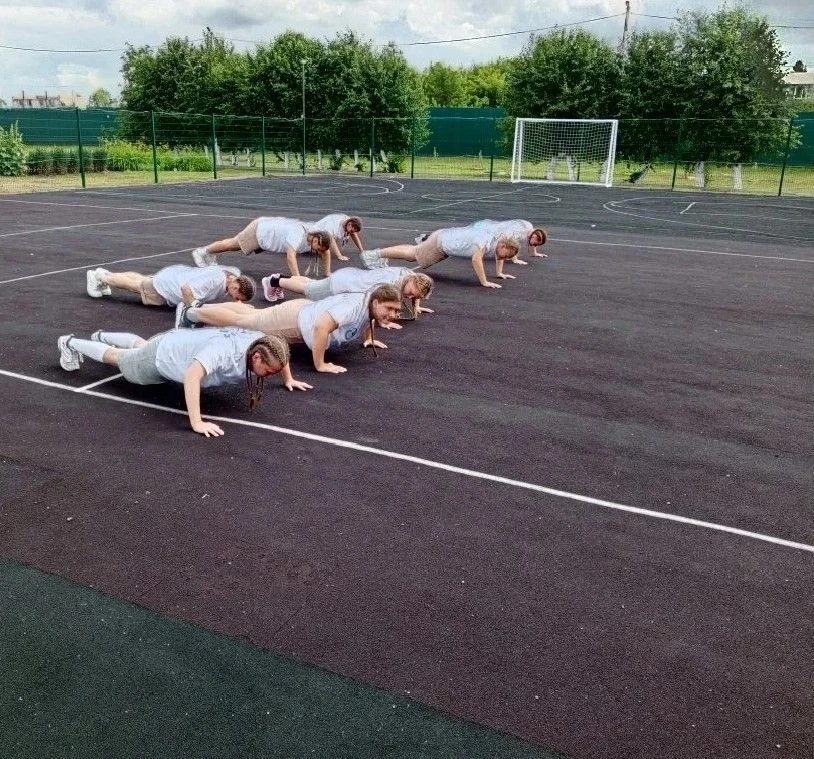 Воспитанницы поставили рекорд в отжиманиях 💪 

🏆Сегодня в Куртамышском СУВУ, подведомственного Мин