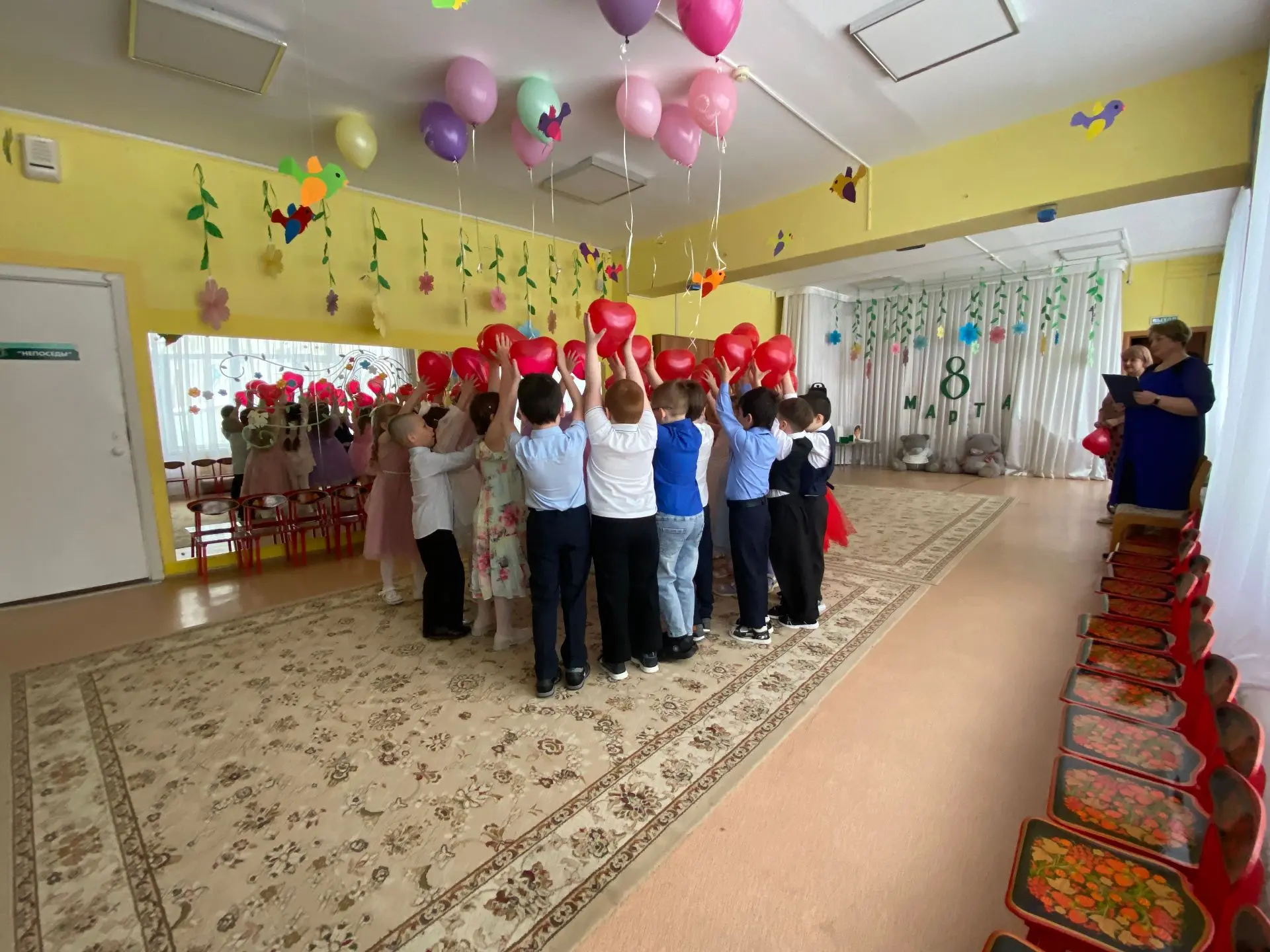 Еще одно яркое событие этой недели в нашем ДОУ! Подготовительные группы №9 и №12 устрои...