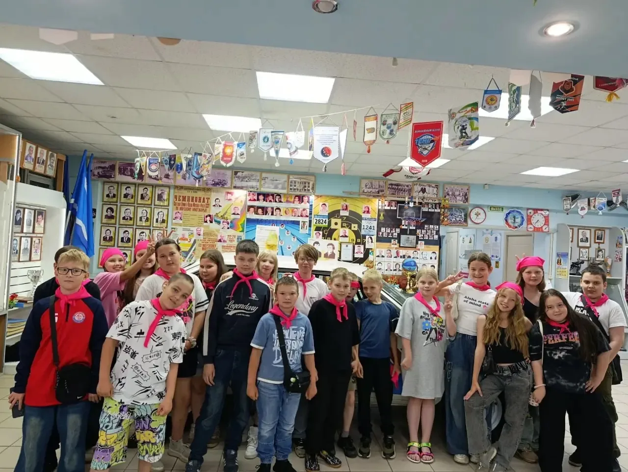 Спортивный день в лагере прошёл на ура! 🌟

Сегодняшний день был посвящён движению и новым знаниям:
