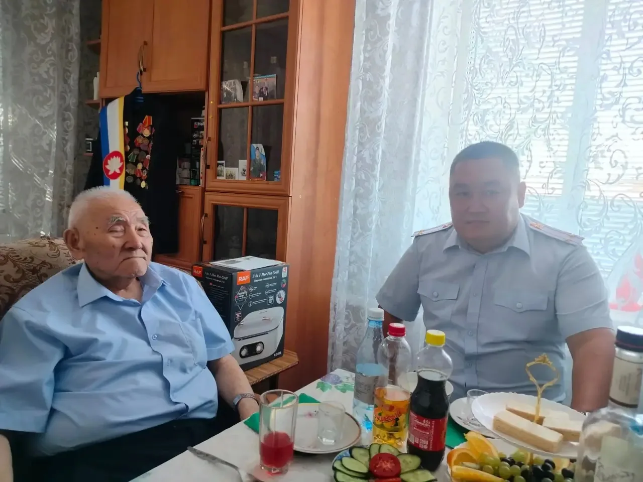🎊Сегодня поздравили с днём рождения уважаемого человека - ветерана органов внутренних ...