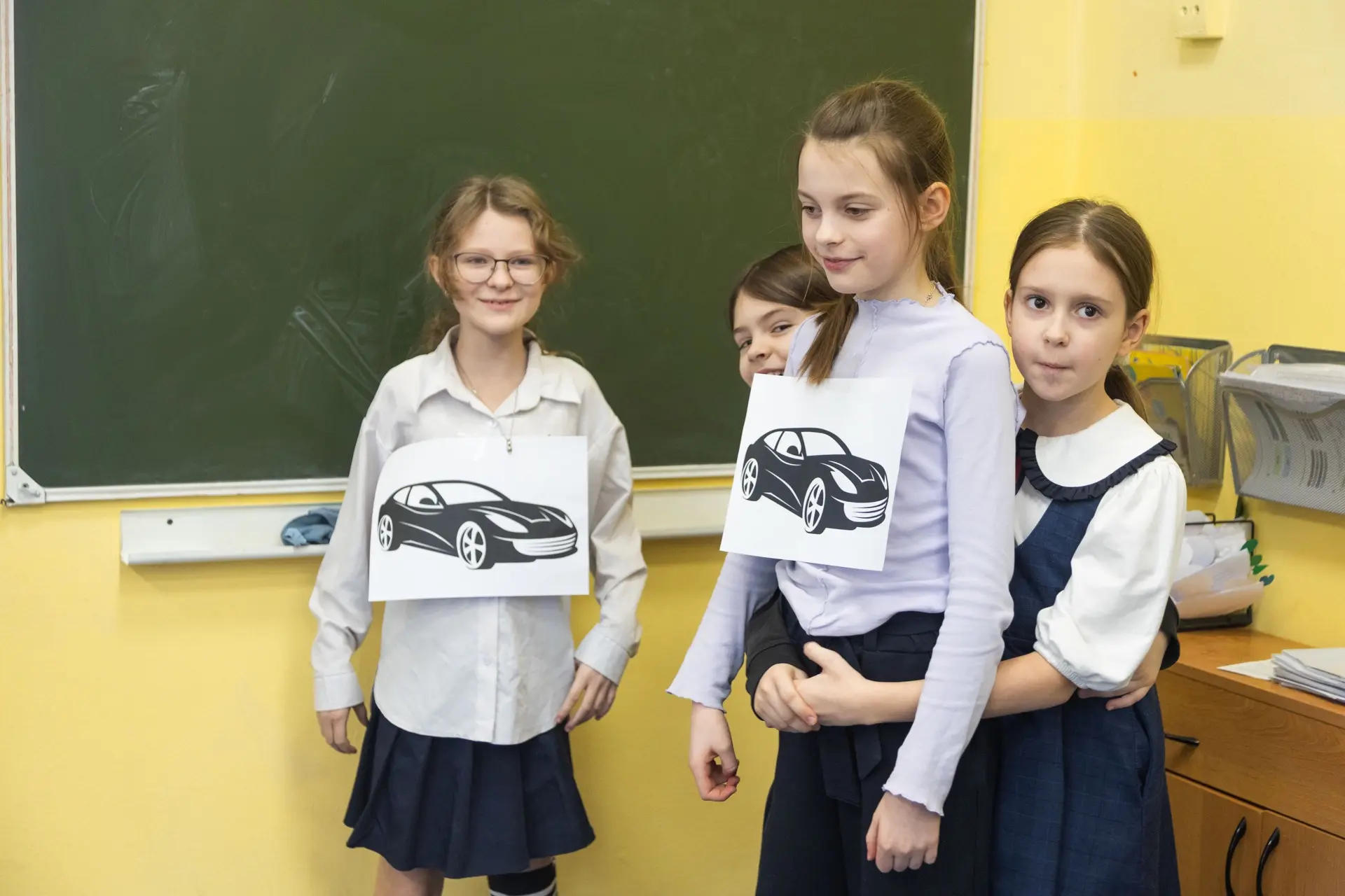 Безопасность на дорогах 🚘  Юные экологи и знатоки природы из клуба "ЭкоПресня" провели для учеников 
