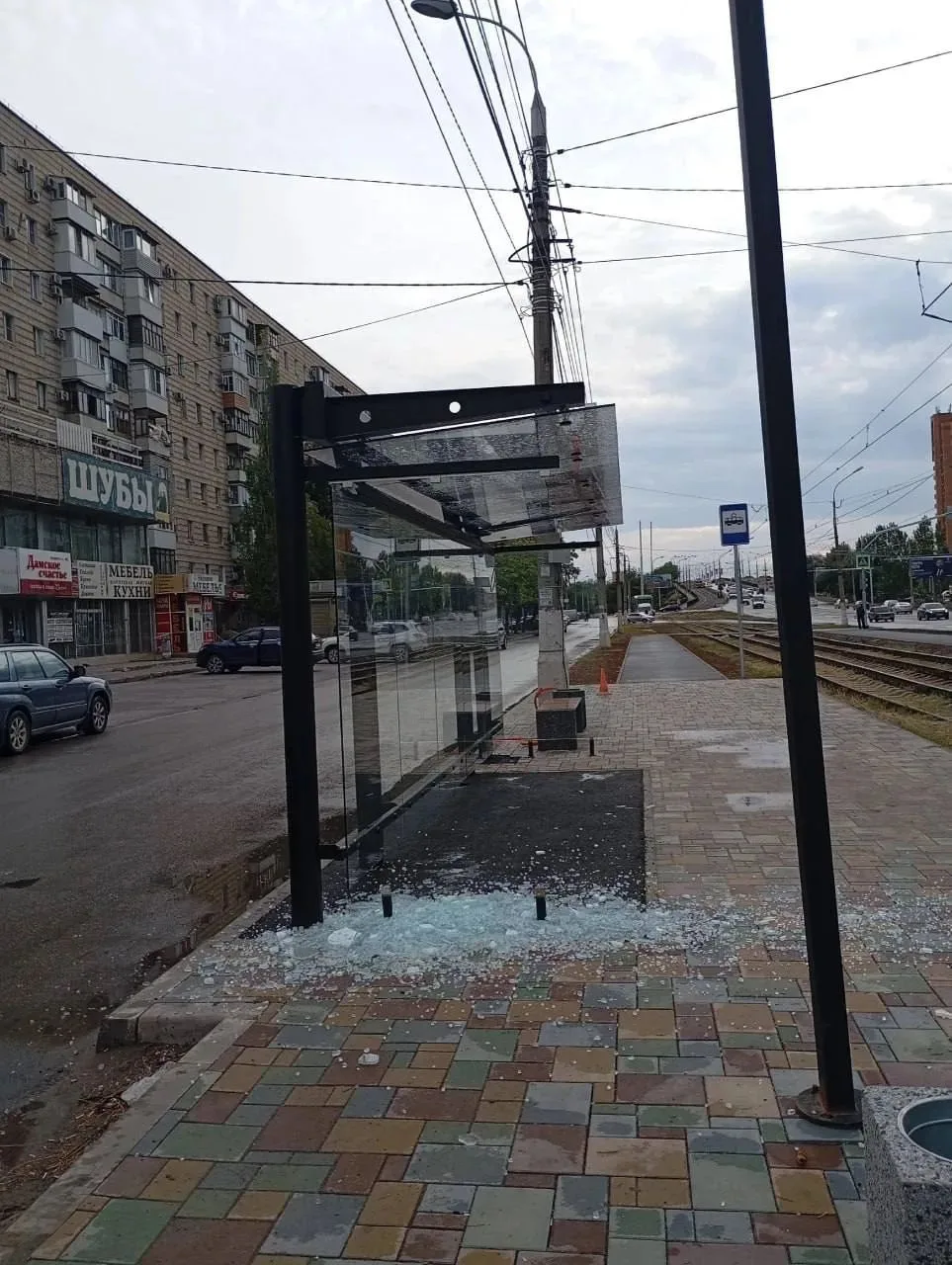 Новую остановку на «Героев Сталинграда» уже успели испортить вандалы