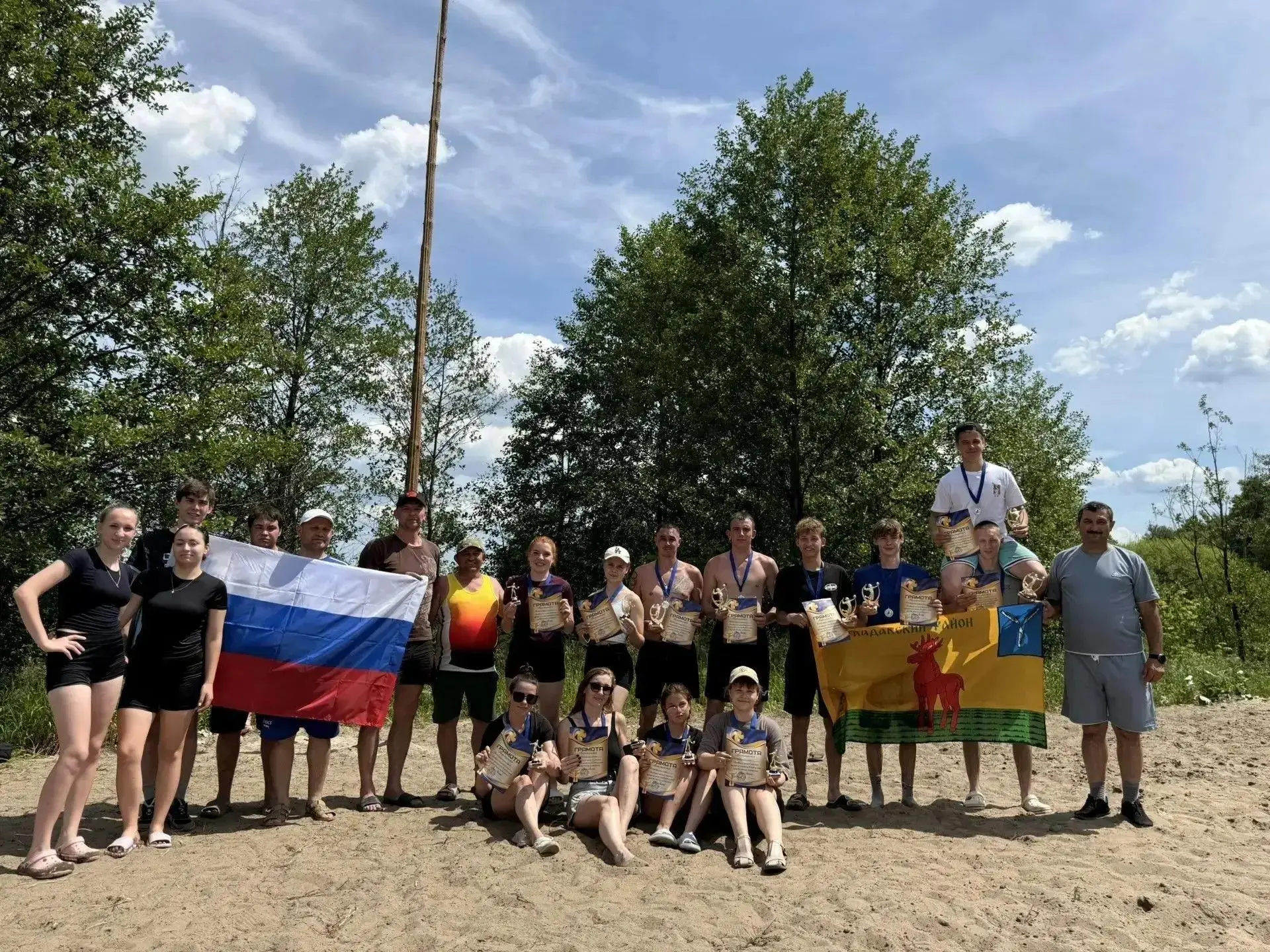 Праздник спорта состоялся на берегу Хопра в Аркадакском районе

Живописный берег Хопра в селе Красны