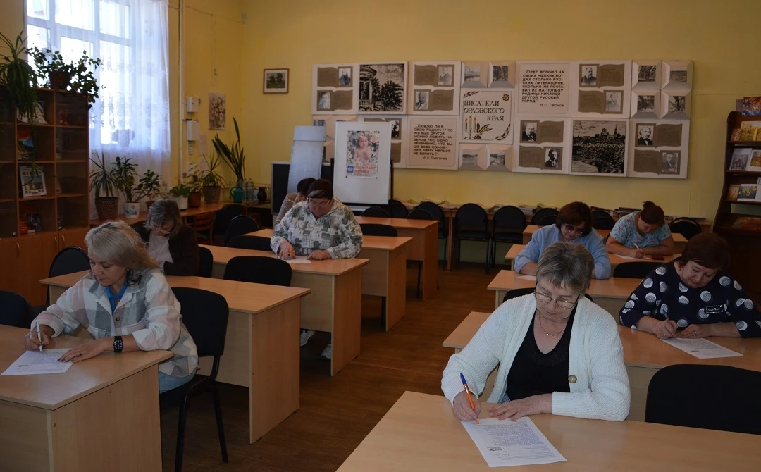 📖В День языков народов России в центральной библиотеке им. А.Н. Апухтина прошли интере...