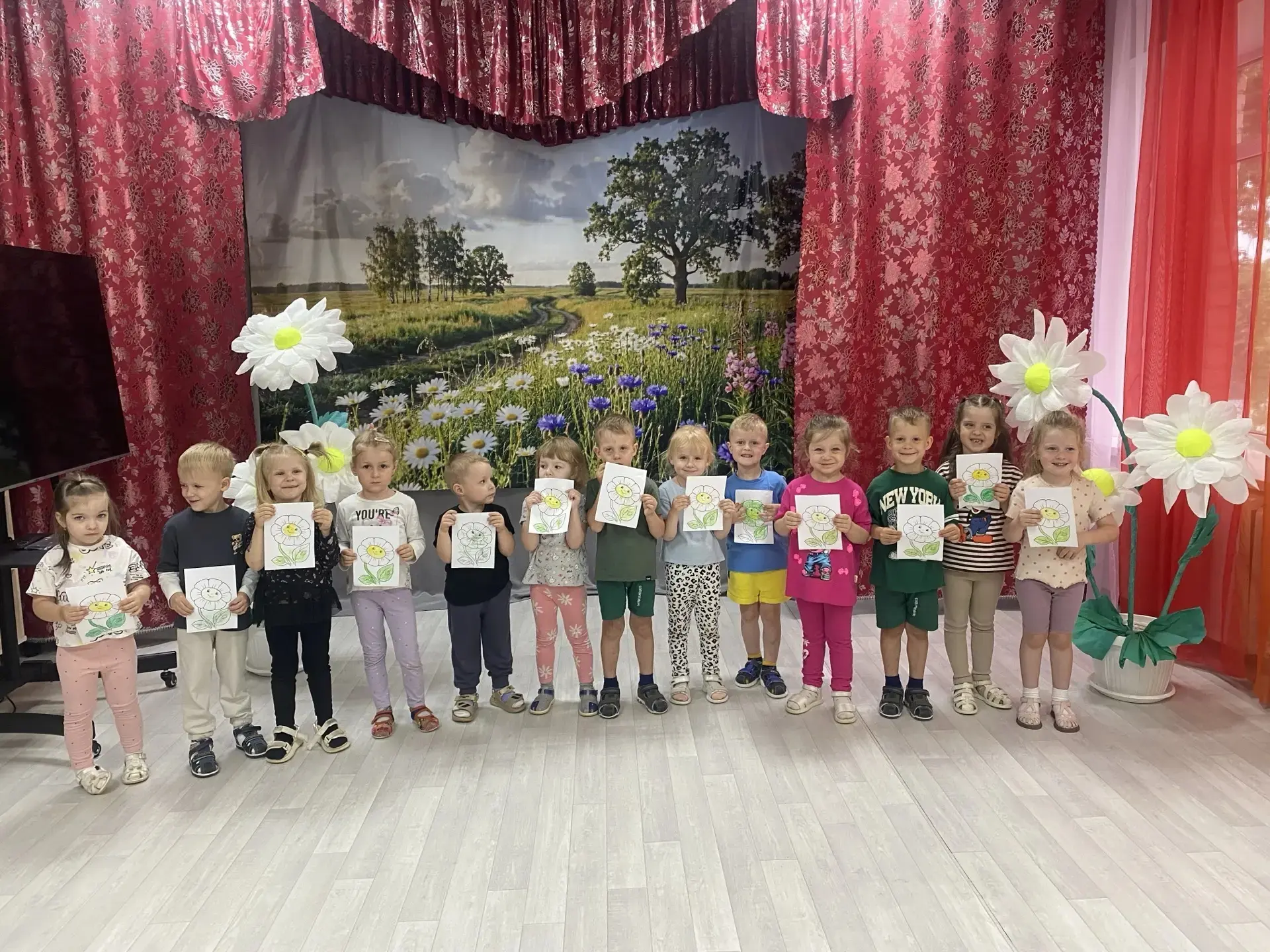 Белая ромашка — символ семьи💏
🤗8 июля вся Россия отмечает один из самых трогательных праздников — 