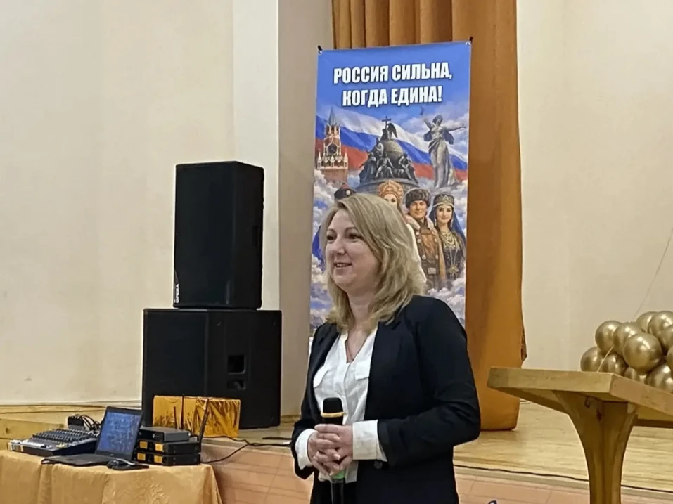 В школе № 56 состоялась встреча старшеклассников с заместителем министра восстановления, развития пр