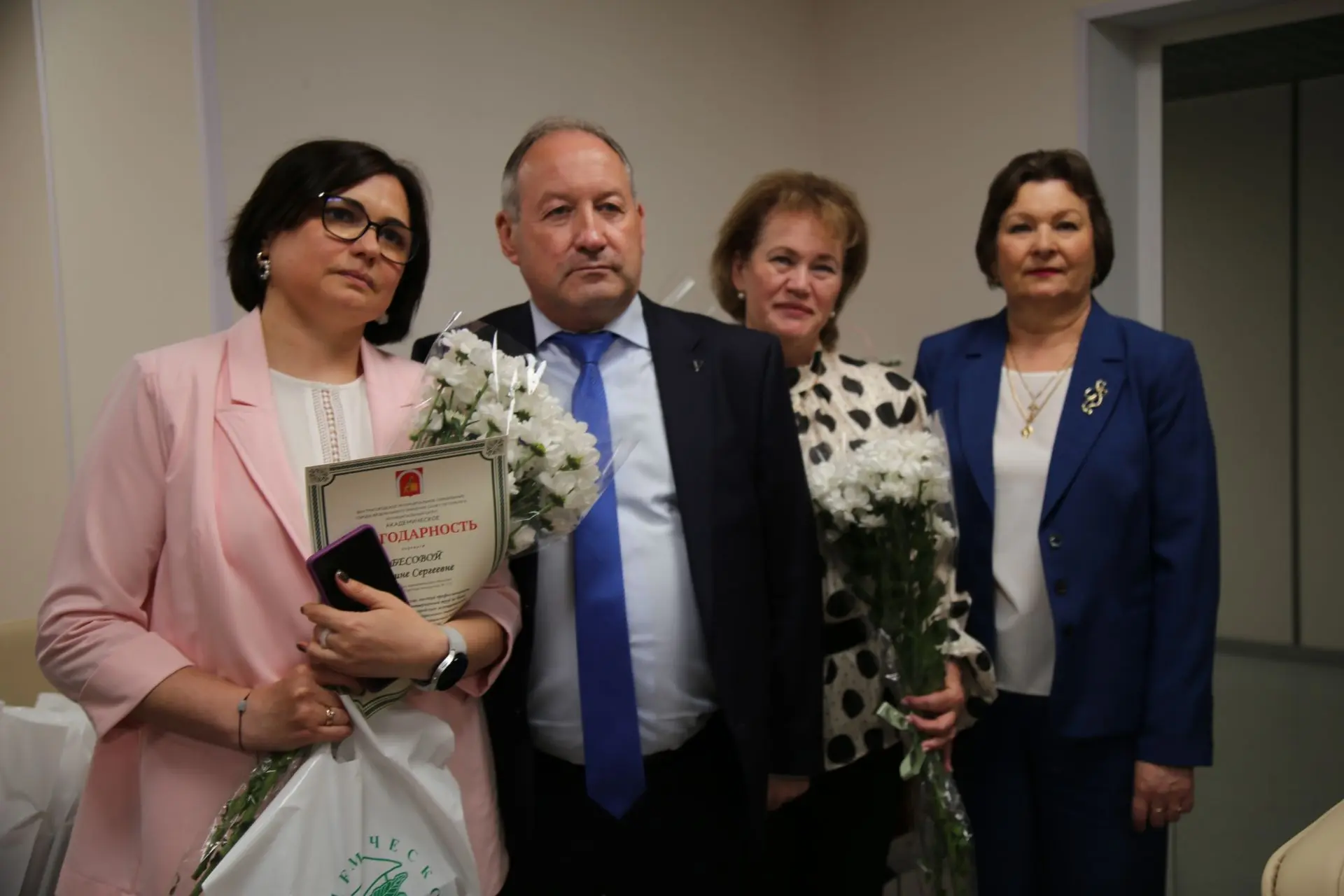 Продолжается череда торжественных мероприятий в честь празднования Дня медицинского работника!

Сего