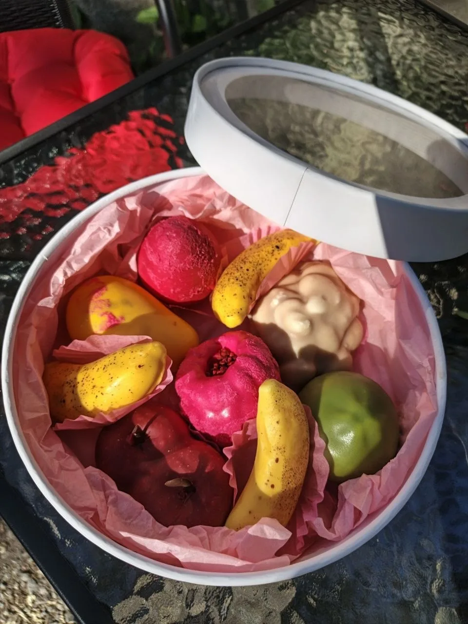 У нас новые пирожные : 
Груша 🍐 100 гр 400 р 
Вишня 🍒 100 гр 400 р 
Манго 🥭 100 гр 400 р 
Клубник
