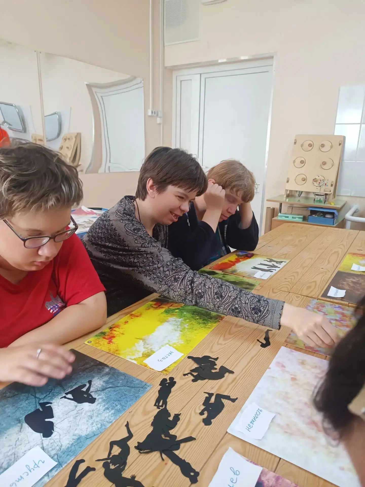 Мы каждый день сталкиваемся с изменениями эмоционального фона. Но какими бы ни были эмоции они нужны