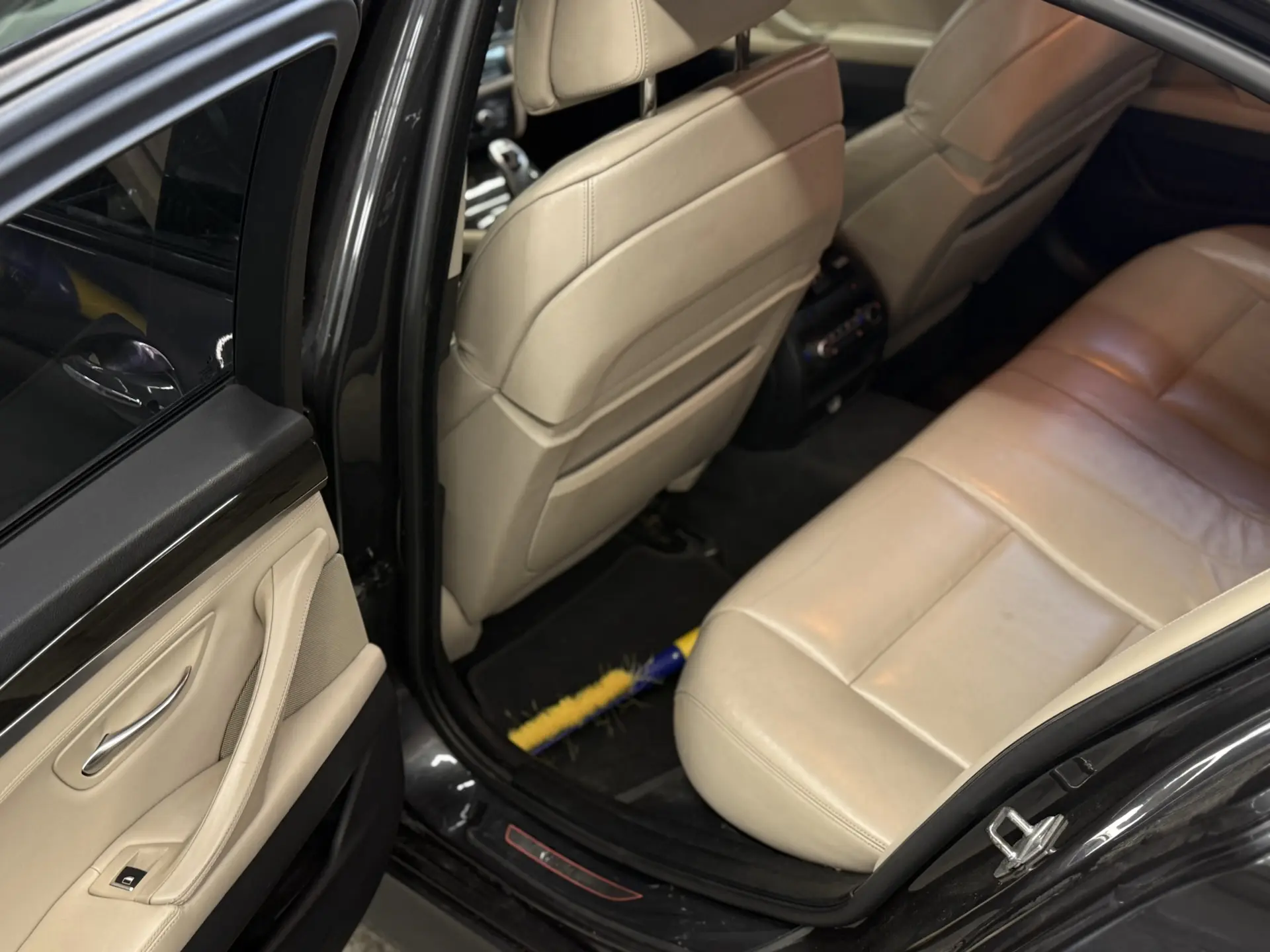 ‼️В ПРОДАЖЕ‼️  BMW SERIE 5 xDrive Год 2011 Мотор 4.4 бензин ⛽️  На 408 лошадок 🐎 Полный привод 🔥 3 з