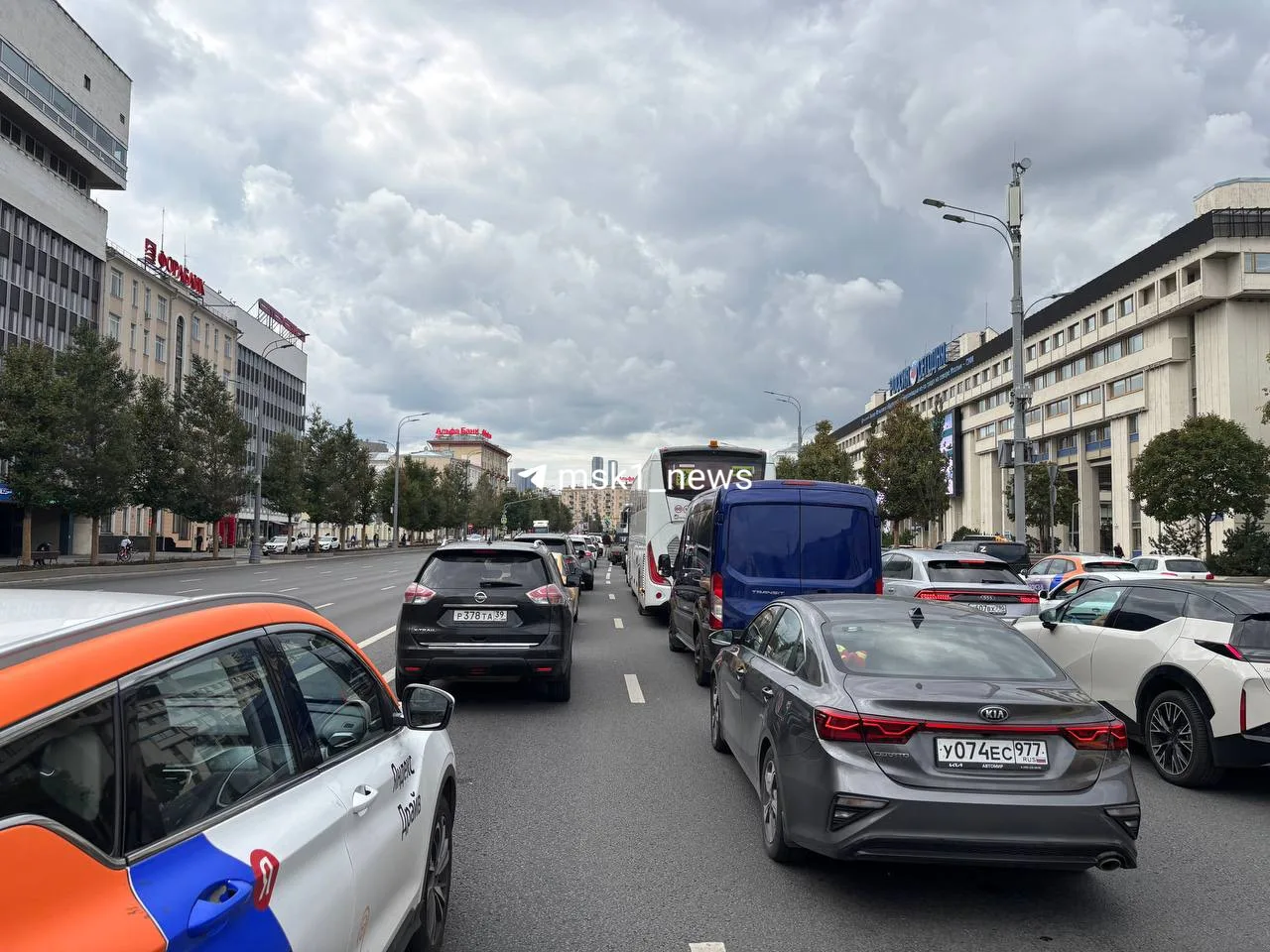 Стоим на месте больше 40 минут