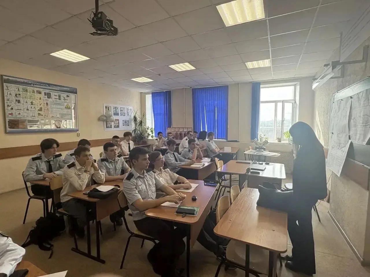 В группе СДМ-24-43 состоялась профориентационная встреча, посвящённая особенностям трудоустройства н