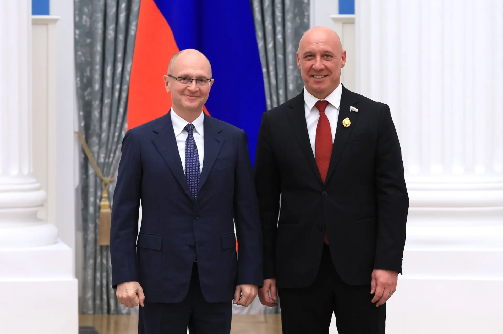 Прислали фото в хорошем качестве с церемонии вручения госнаград 20 мая 2026 и, соответственно, награ