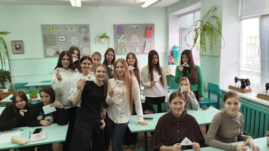 Акция «Подарок солдату» - поздравительные открытки и письма к 9 мая  - празднованию Победы в Великой