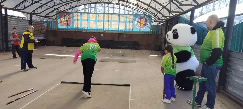 На старт всей семьёй: спортивная лига по городкам  🏏 4 апреля в рамках городского мероприятия прошла