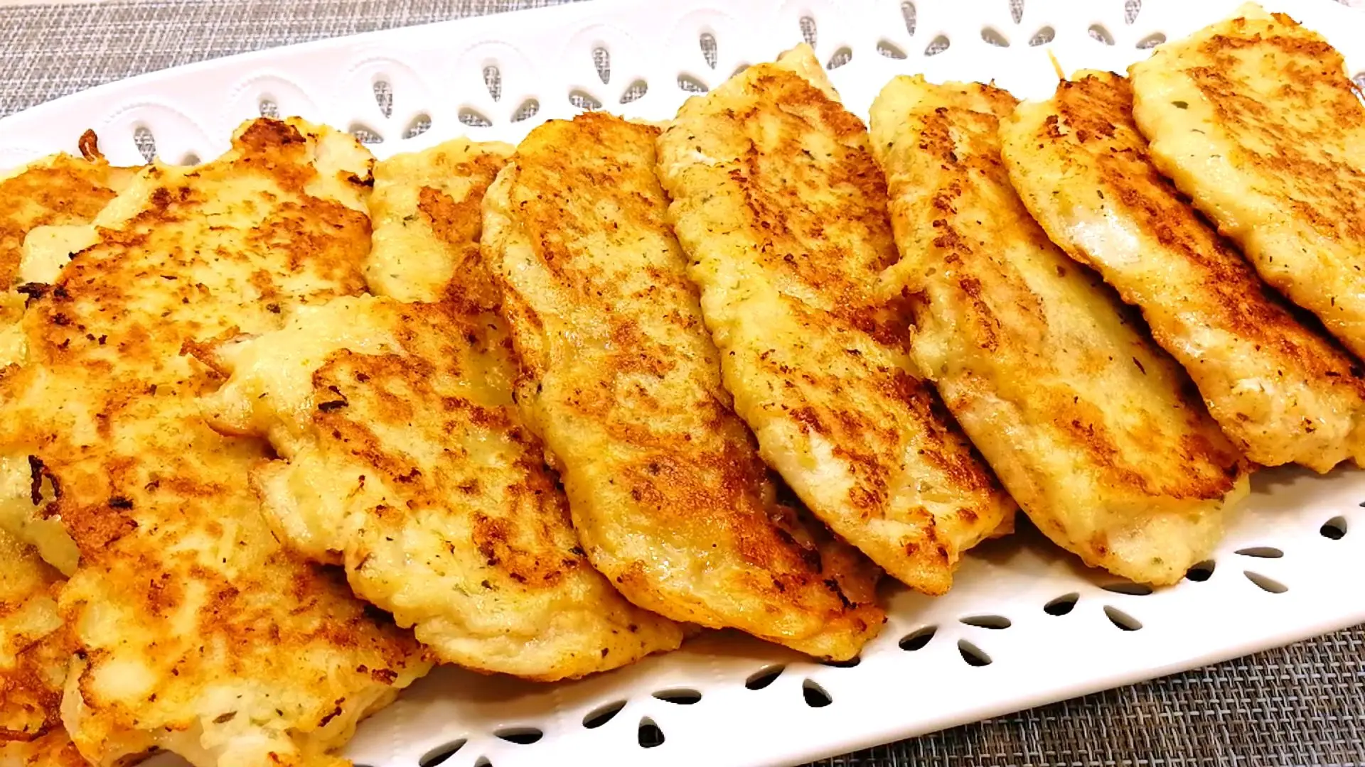 Готовьте сразу ПОБОЛЬШЕ! Сочная, Нежная ЗАКУСКА для большой семьи!

Сегодня делюсь рецептом невероят