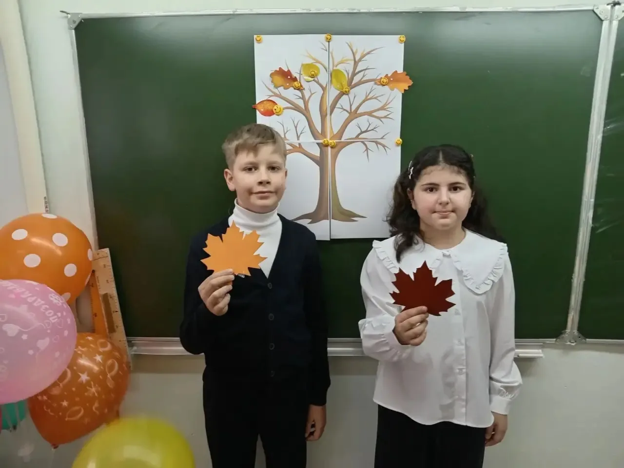 🎉 Классный час «Дерево мира: листья‑обещания» в 4 «А»! 🎉