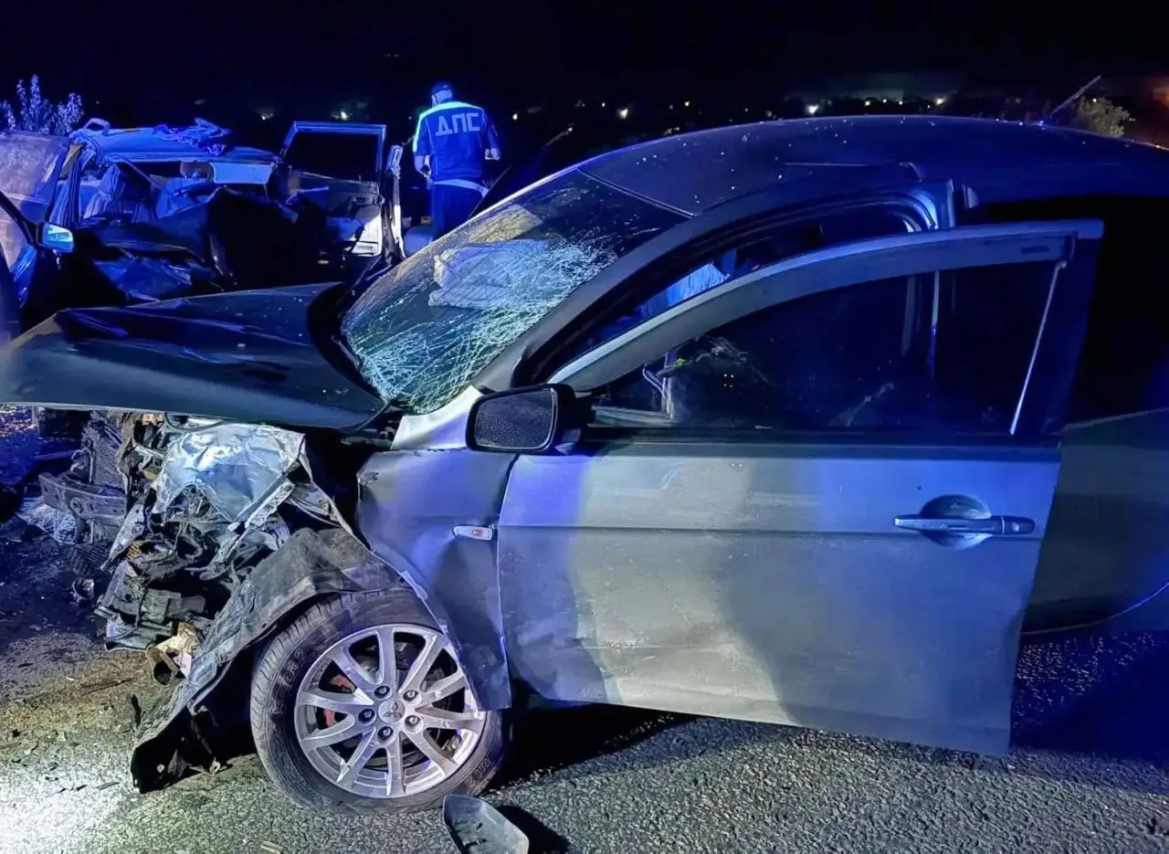🚘 Два человека погибли и трое детей пострадали в ДТП в районе Зугрэса